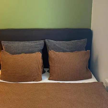 아파트 Absolute Center Compact