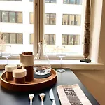 아파트 Iso Roobertinkatu B - Picturesque Area In Center *