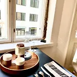 아파트 Iso Roobertinkatu B - Picturesque Area In Center