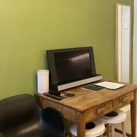 Absolute Center Compact