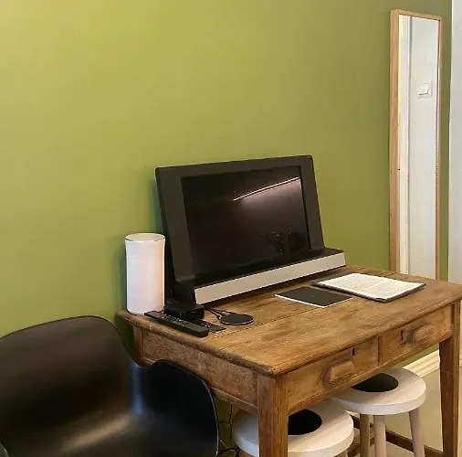 Absolute Center Compact