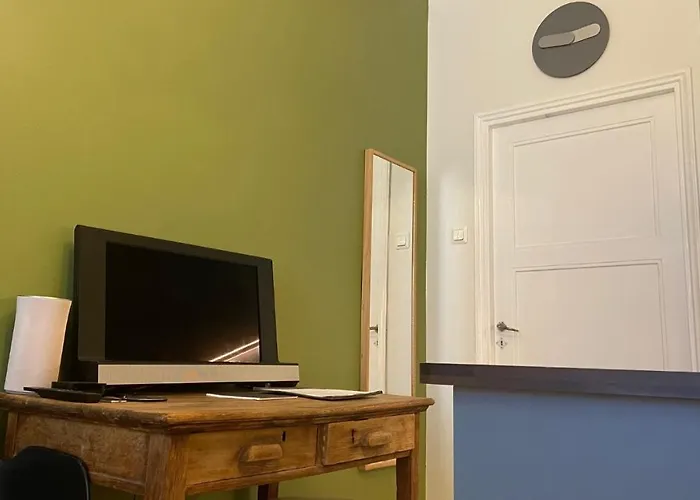 Absolute Center Compact Apartment